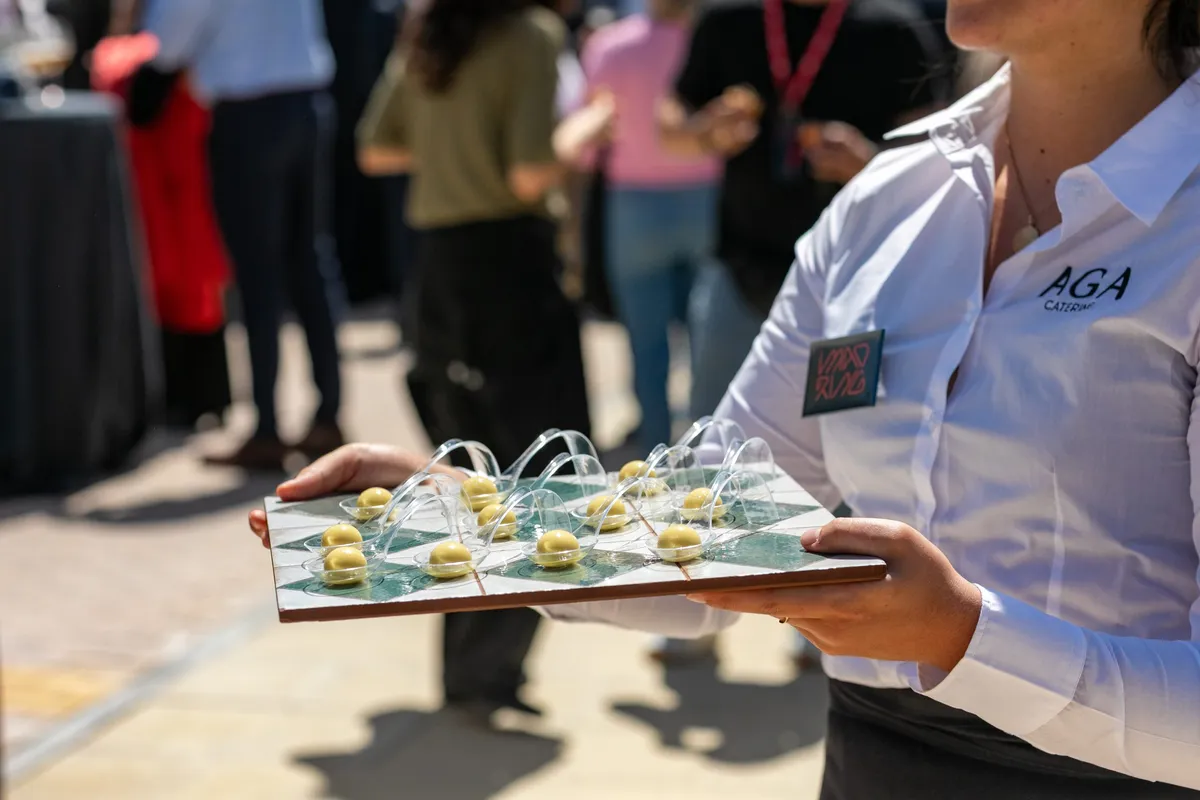 Servicio de canapés de AGA Catering en Sala 18